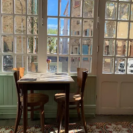 La Casa Dina Hotel *